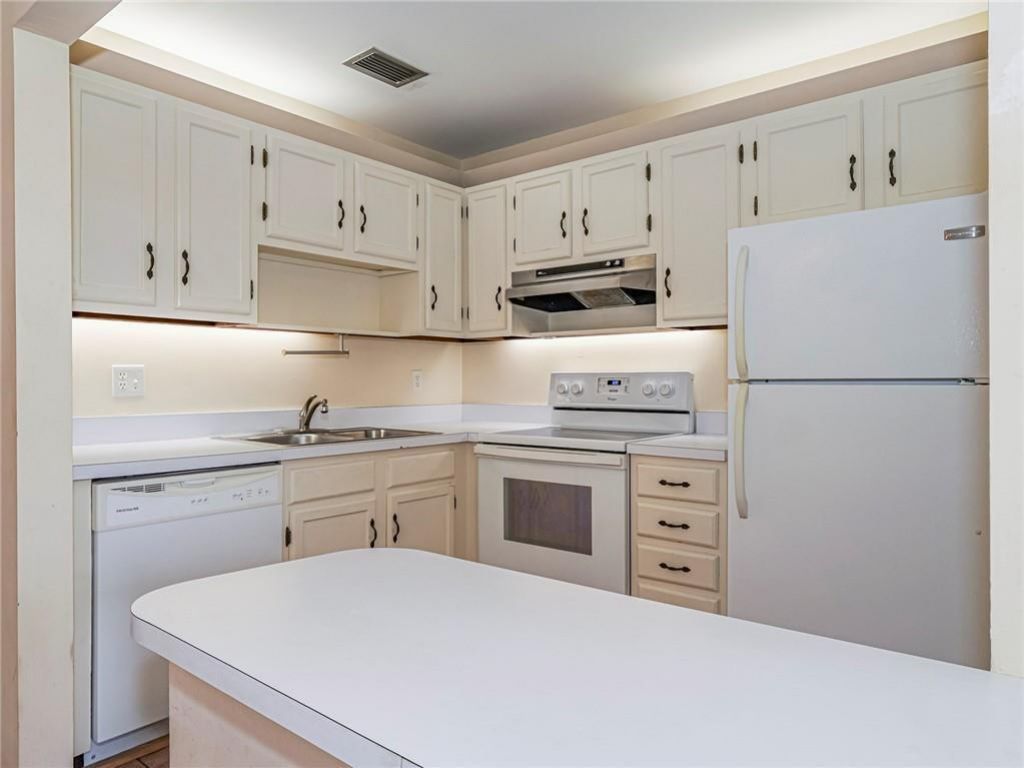 76 Royal Oak Drive, Unit 104, Vero Beach, FL 32962 Photo