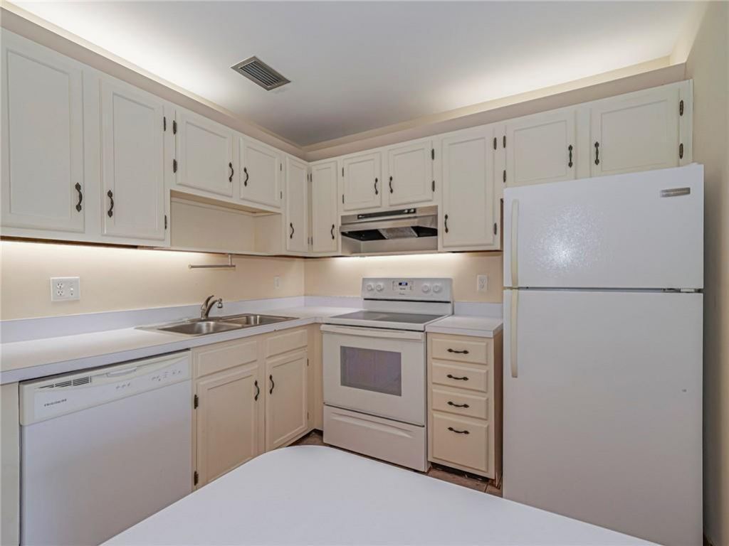 76 Royal Oak Drive, Unit 104, Vero Beach, FL 32962 Photo