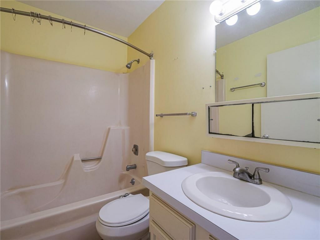 76 Royal Oak Drive, Unit 104, Vero Beach, FL 32962 Photo