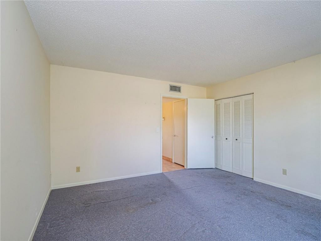 76 Royal Oak Drive, Unit 104, Vero Beach, FL 32962 Photo
