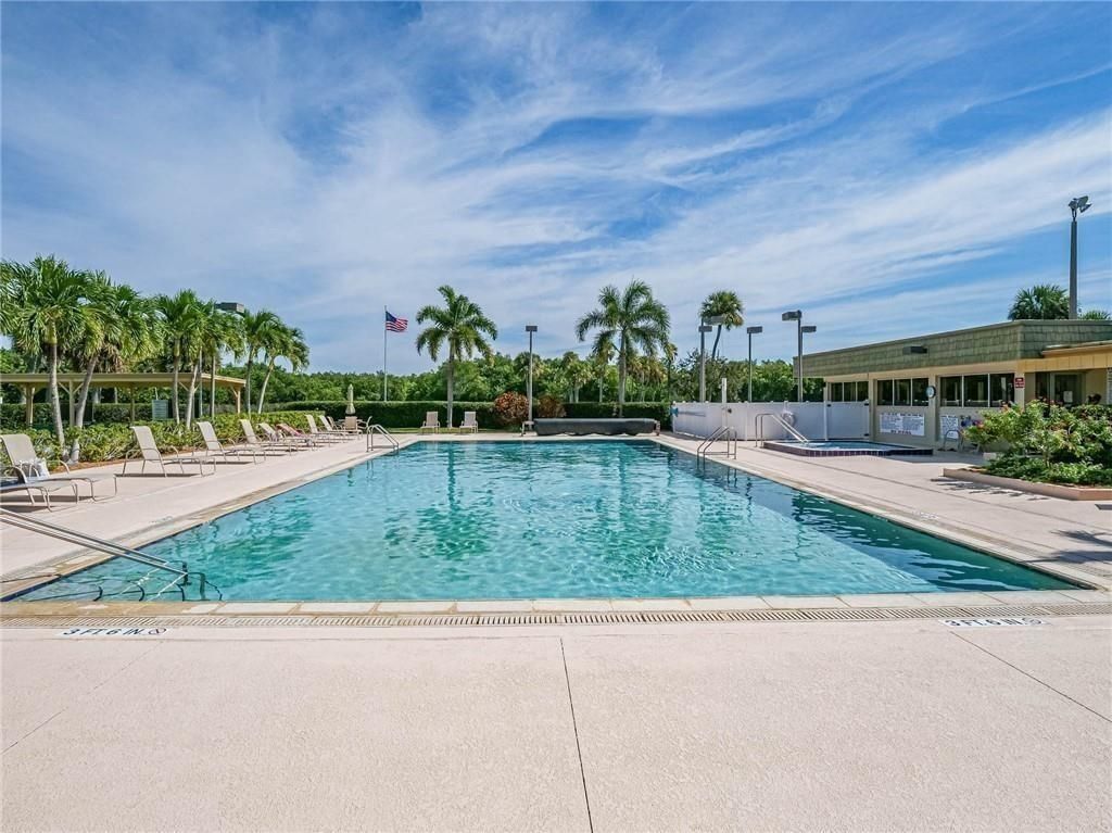 76 Royal Oak Drive, Unit 104, Vero Beach, FL 32962 Photo