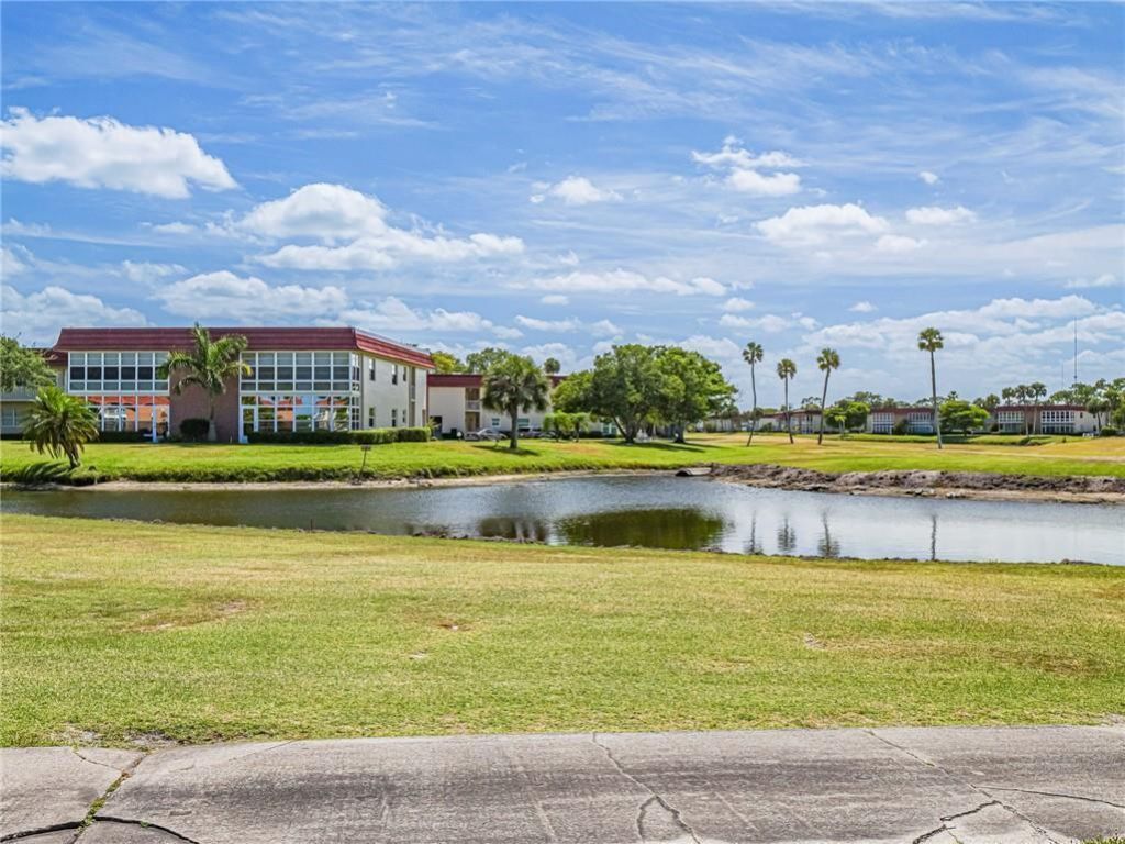 76 Royal Oak Drive, Unit 104, Vero Beach, FL 32962 Photo