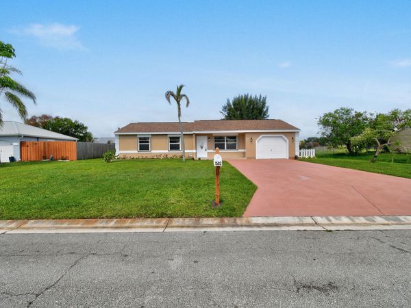 1502 SE Belcrest Street, Port St. Lucie, FL 34952