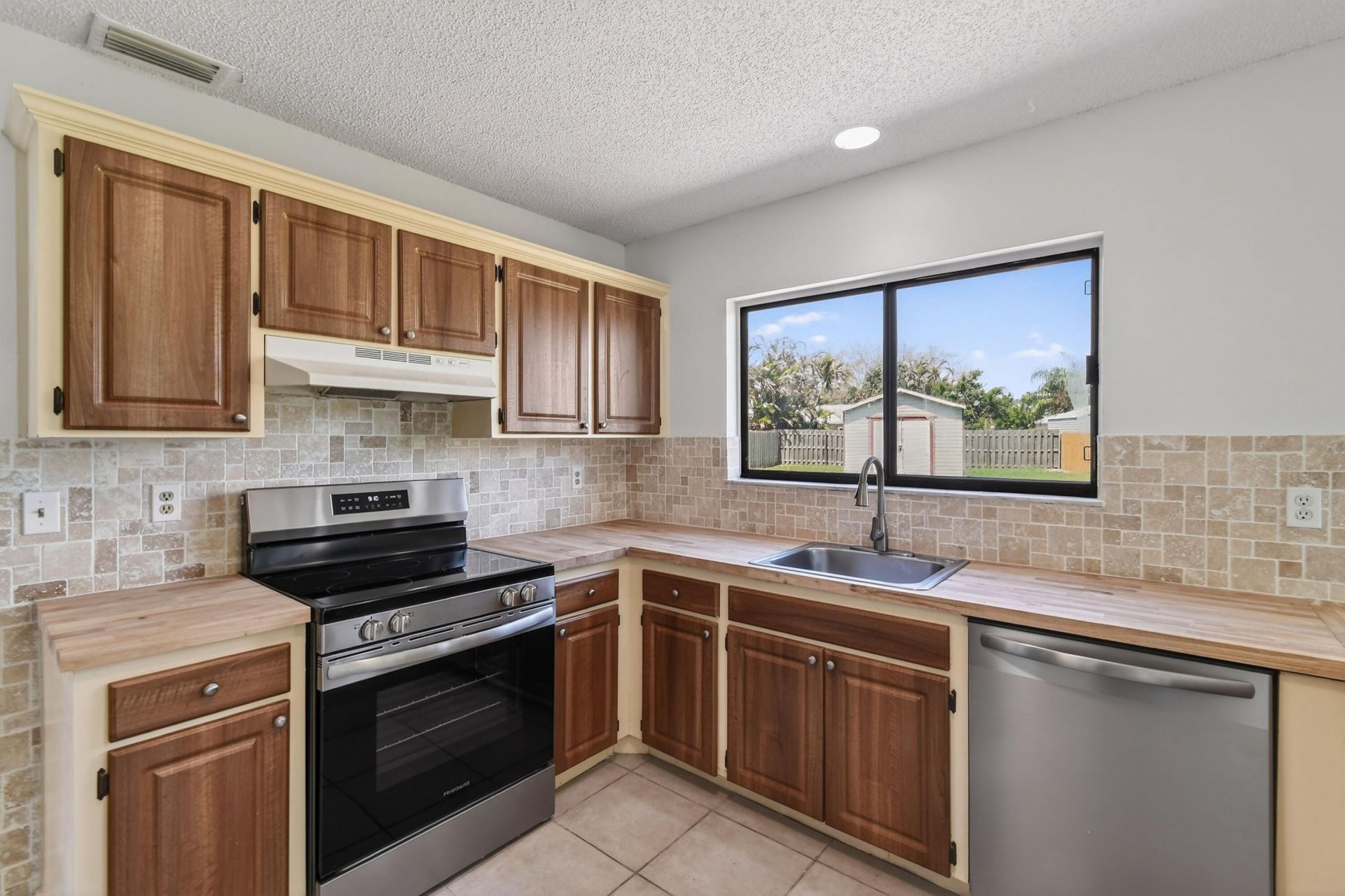 1502 SE Belcrest Street, Port Saint Lucie, FL 34952 Photo