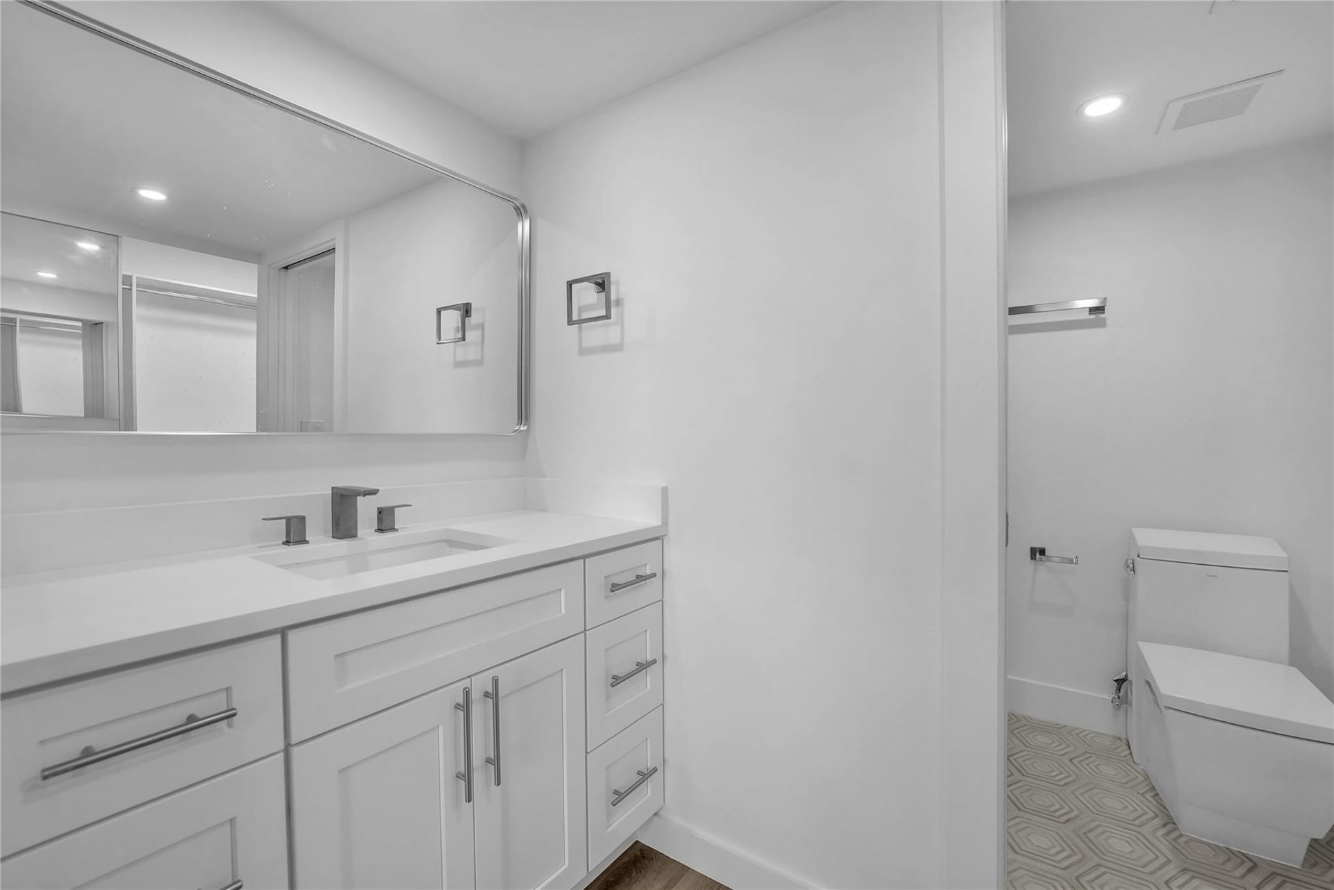 6037 Balboa Circle, Unit 401, Boca Raton, FL 33433 Photo