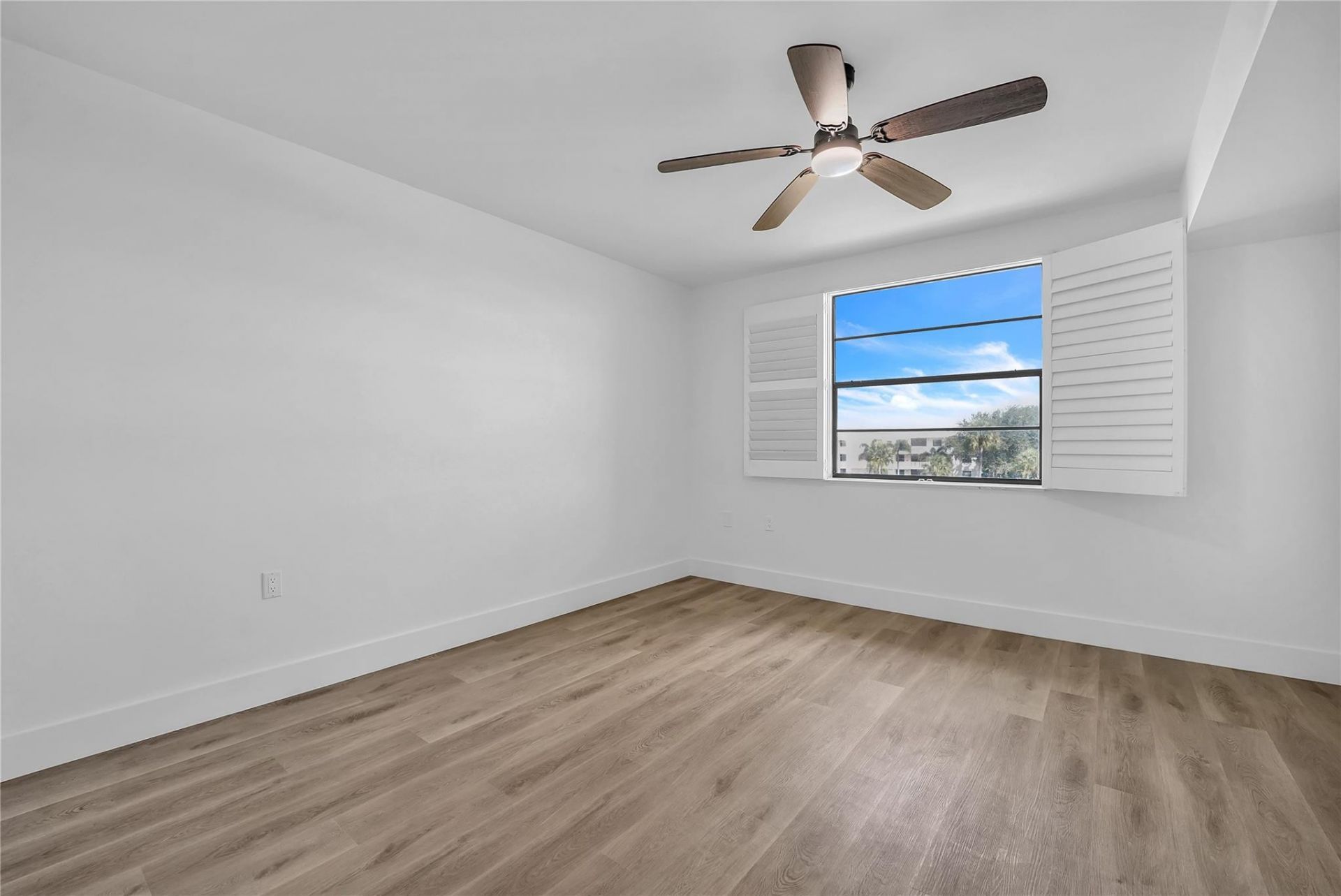 6037 Balboa Circle, Unit 401, Boca Raton, FL 33433 Photo