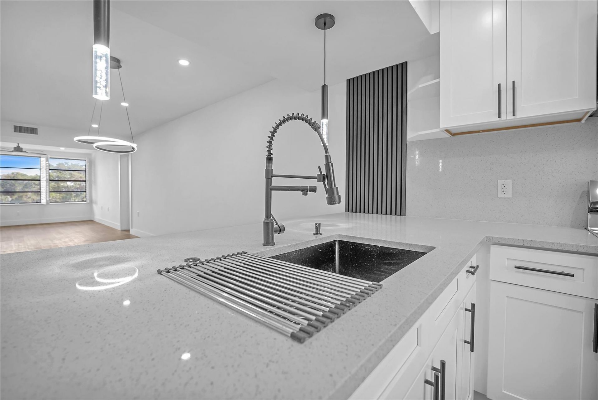 6037 Balboa Circle, Unit 401, Boca Raton, FL 33433 Photo