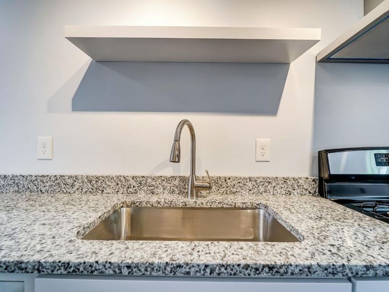 5701 Montgomery Road, Cincinnati, OH 45212 Photo 10