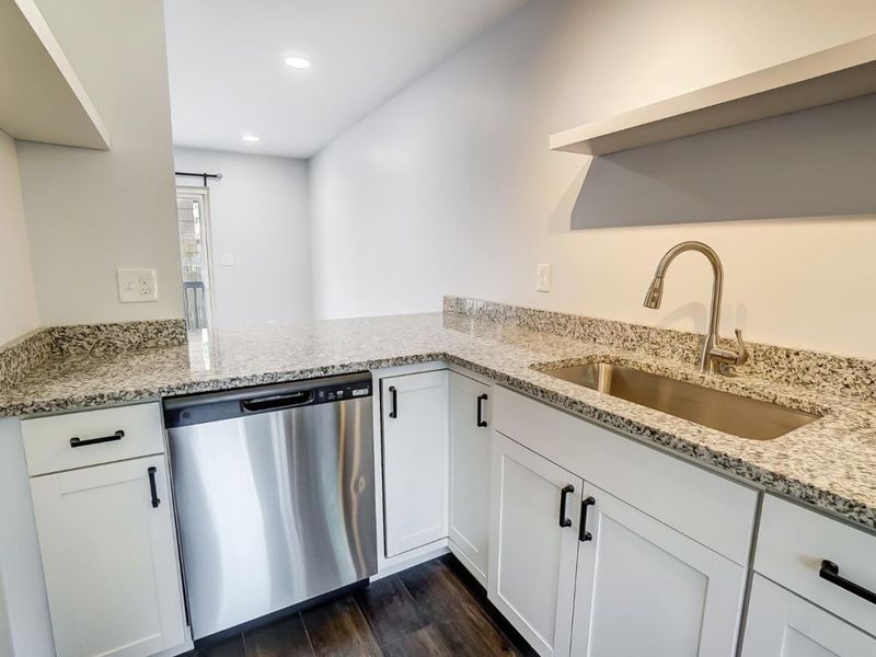 5701 Montgomery Road, Cincinnati, OH 45212 Photo 11