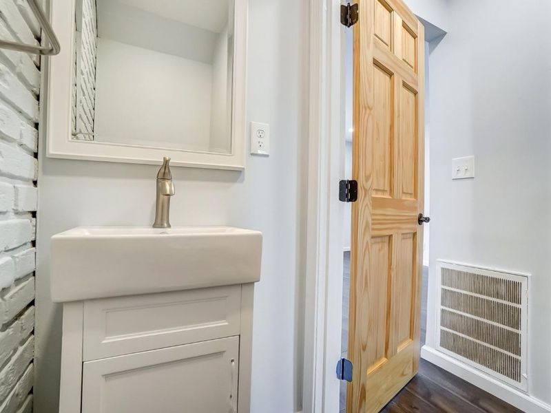5701 Montgomery Road, Cincinnati, OH 45212 Photo 19