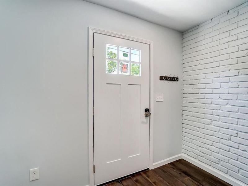 5701 Montgomery Road, Cincinnati, OH 45212 Photo 6