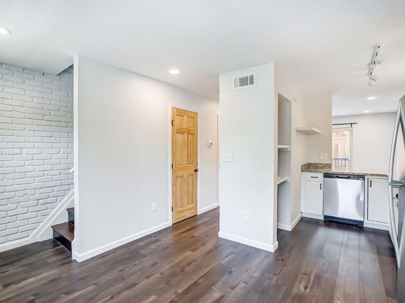 5701 Montgomery Road, Cincinnati, OH 45212 Photo 8