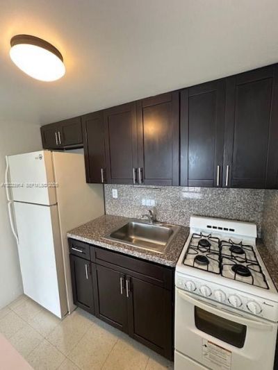 1400 S Douglas Rd , Unit 17, Coral Gables, FL 33134 Photo
