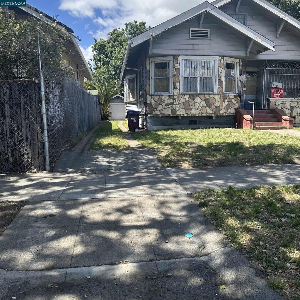 1605 90th Ave, Oakland, CA 94603 Main Photo