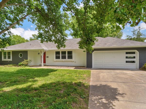 2106 S Linden Avenue , Springfield, MO 65804