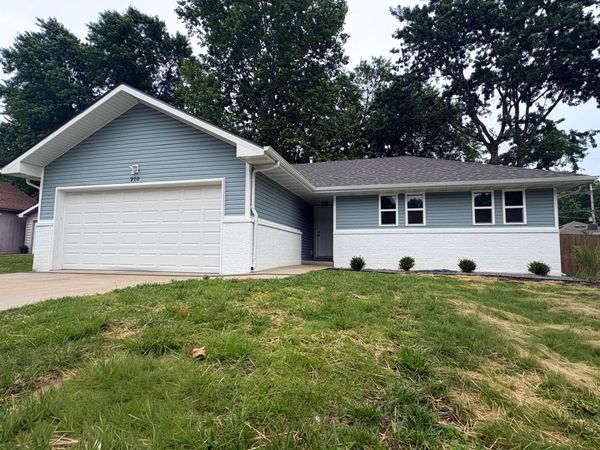 210 N Airwood Avenue , Springfield, MO 65802