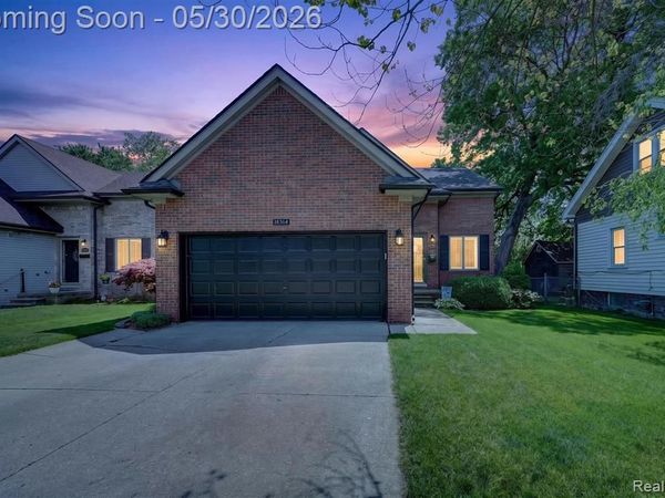 18364 Beechwood Street, Roseville, MI 48066