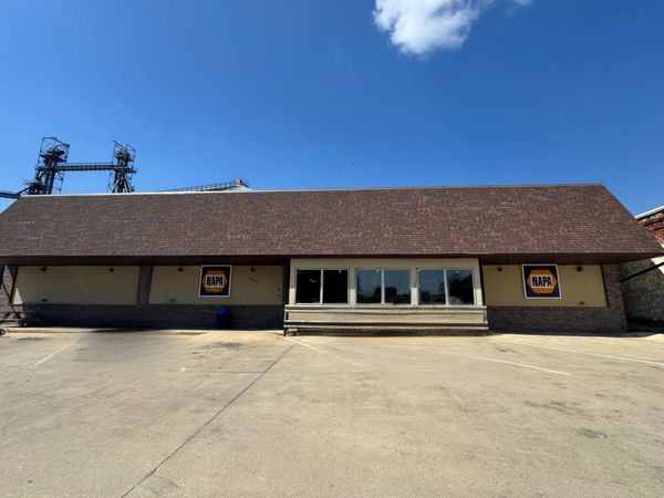 319 5th St, Correctionville, IA 51016