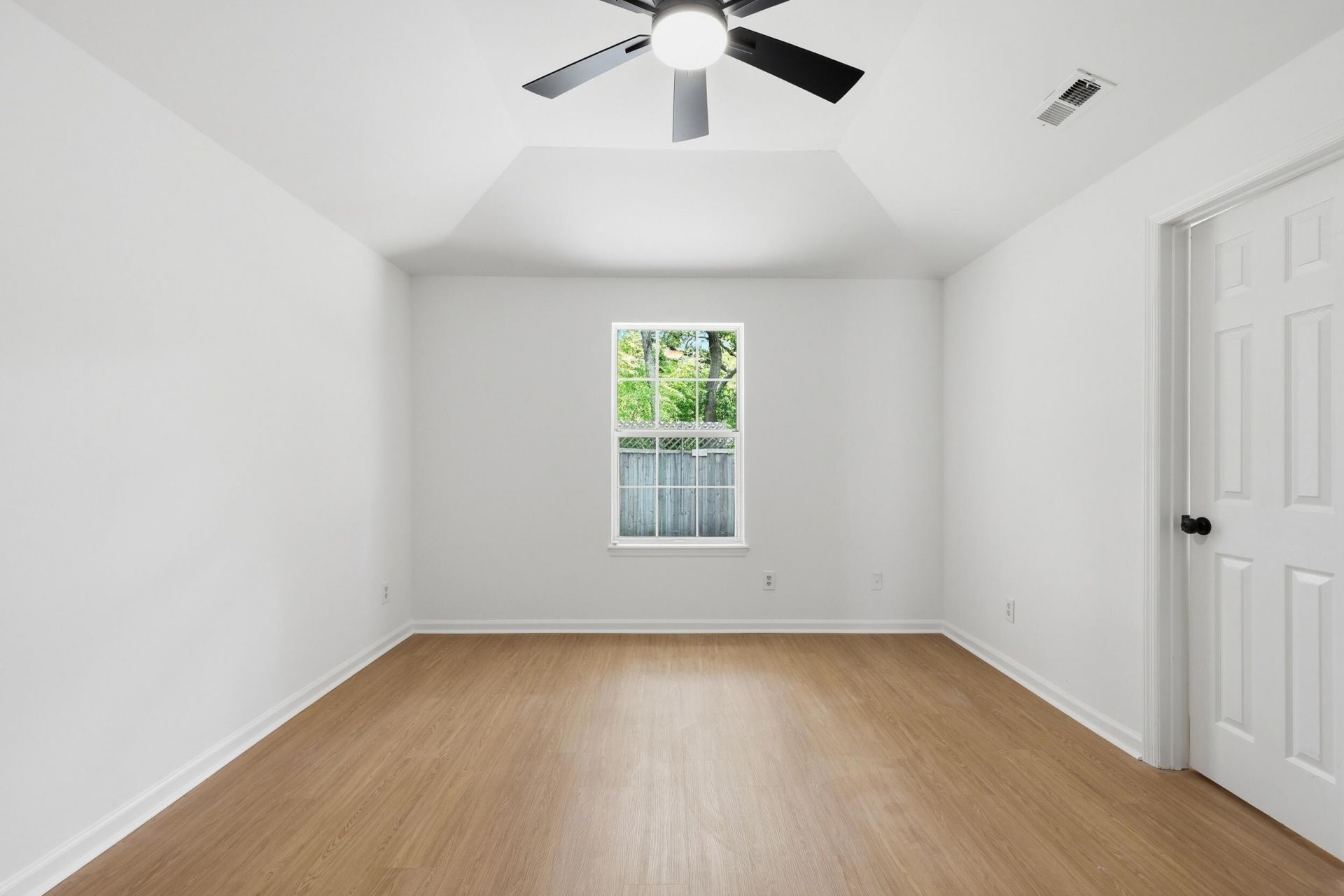 2292 Ballston Court Photo 12
