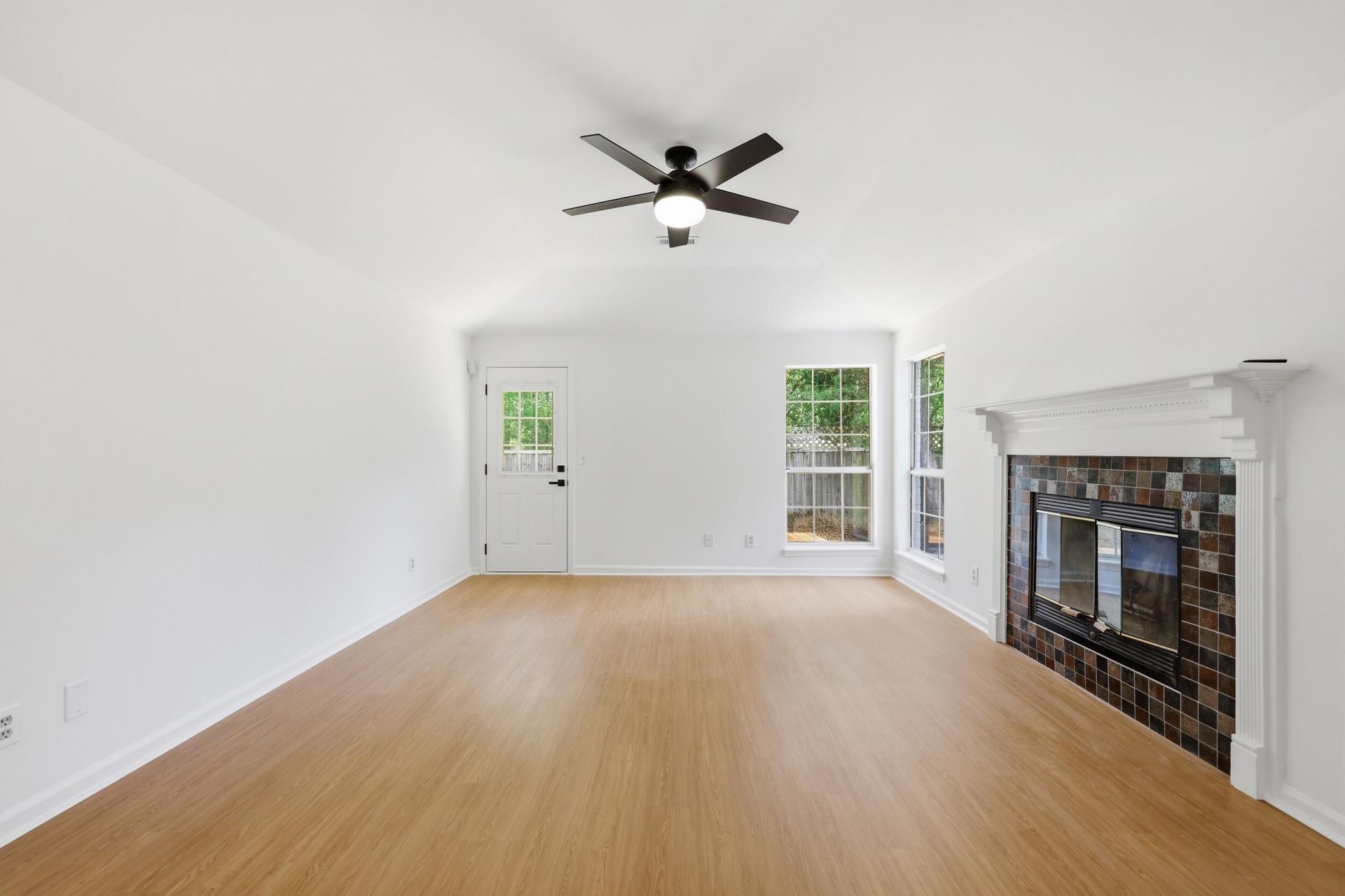 2292 Ballston Court Photo 9