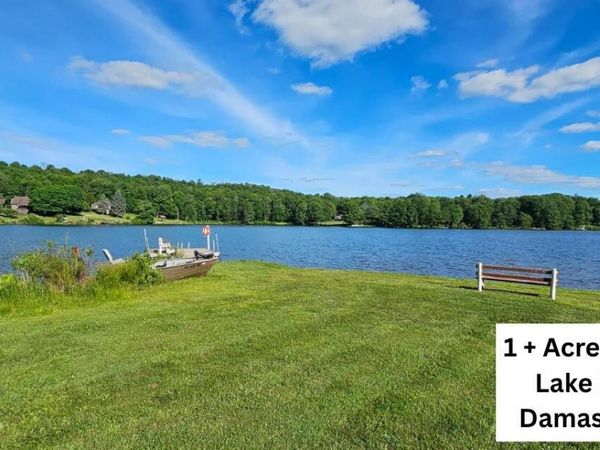52 Stonefence Road, Damascus, PA 18415