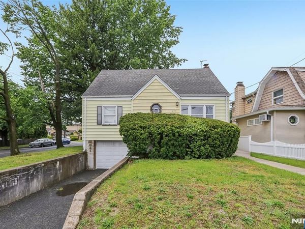 215 Henley Avenue, NEW MILFORD, NJ 07646