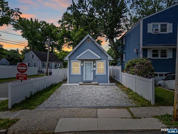 16 W Grove Street, BOGOTA, NJ 07603