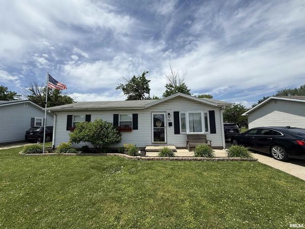 311 N WESTGATE Avenue, Jacksonville, IL 62650
