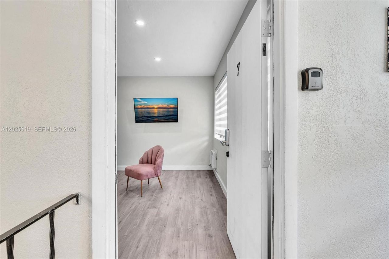 10002 E Bay Harbor Dr , Unit 7, Bay Harbor Islands, FL 33154 Photo