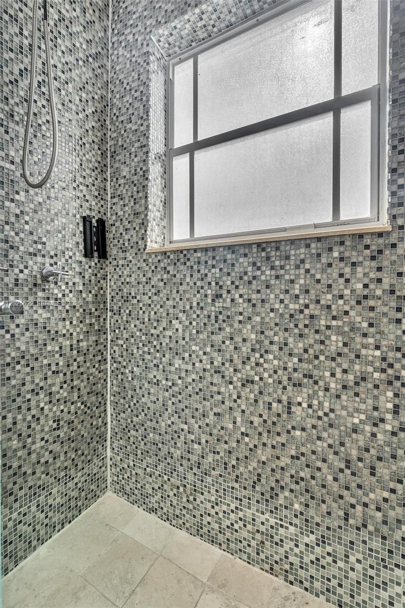 10004 E Bay Harbor Dr , Unit 9, Bay Harbor Islands, FL 33154 Photo