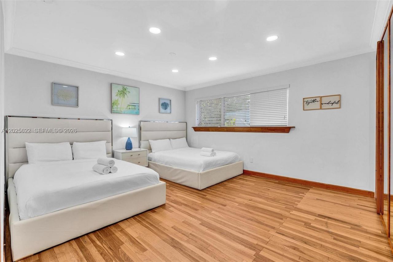 10004 E Bay Harbor Dr , Unit 9, Bay Harbor Islands, FL 33154 Photo