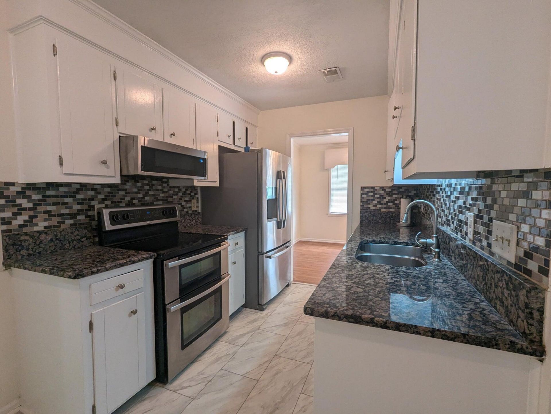 4356 Cheviot Drive Photo 5