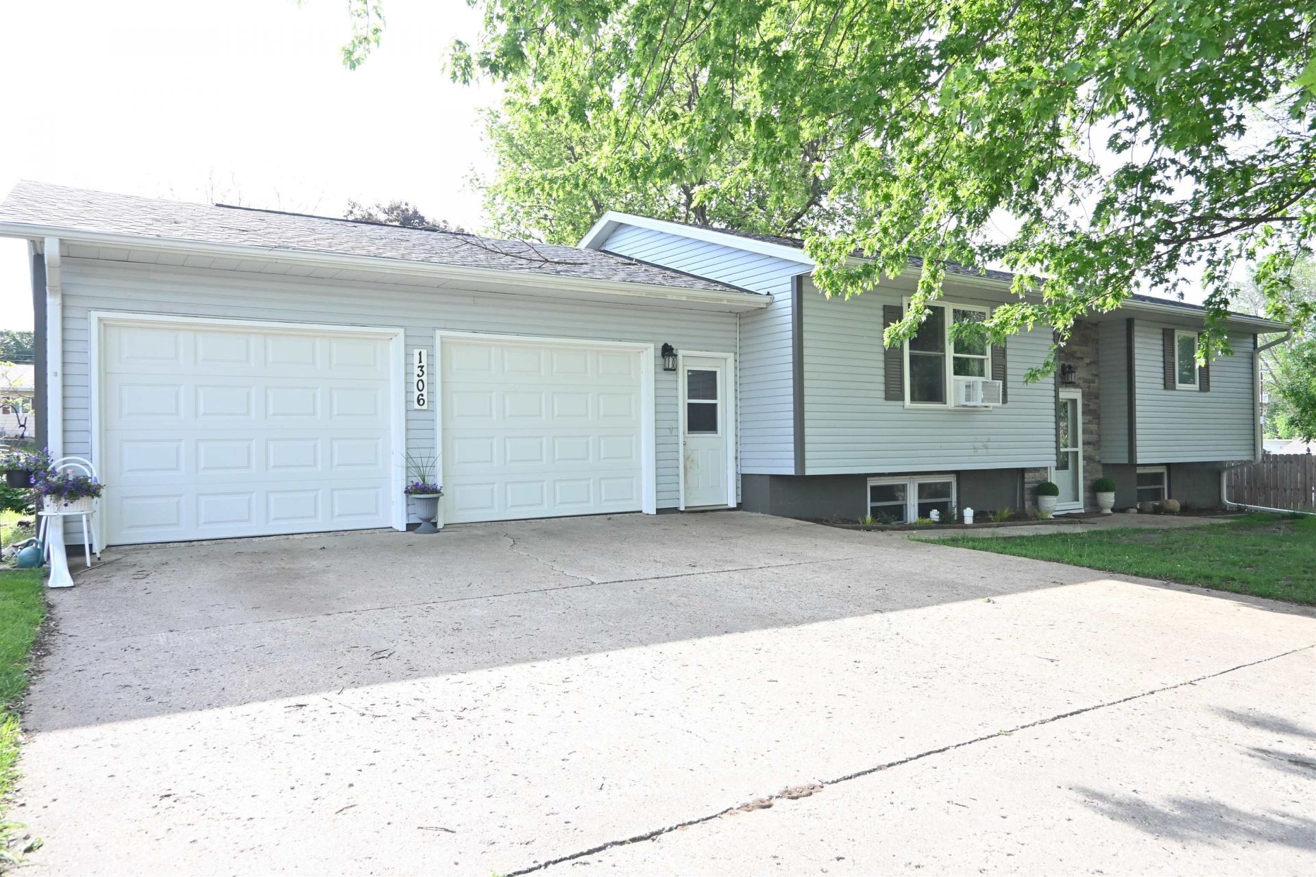 1306 Burns Street, Ruthven, IA 51358 Main Photo