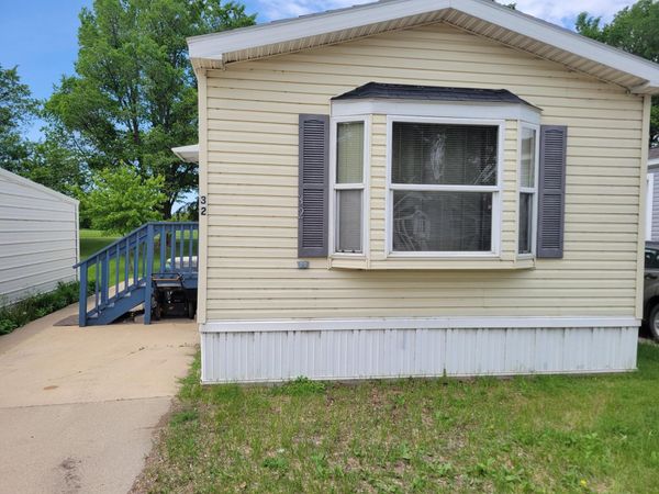 1502 Memphis Avenue , Unit 32, Spirit Lake, IA 51360