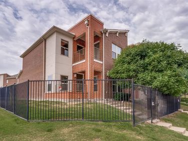 1596 Fiji Street, Dallas, TX 75203