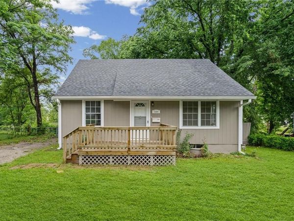 7504 E 49th Street, Kansas City, MO 64129