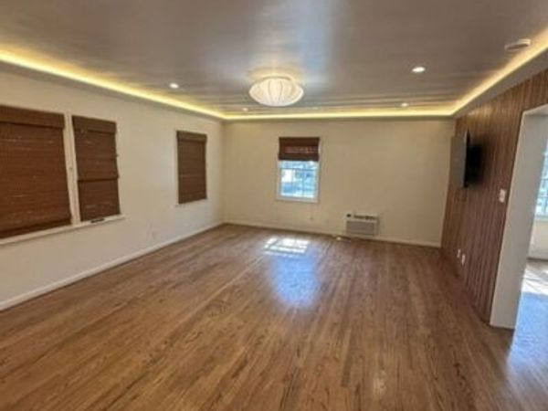 9385 Charleville Boulevard, Beverly Hills, CA 90212