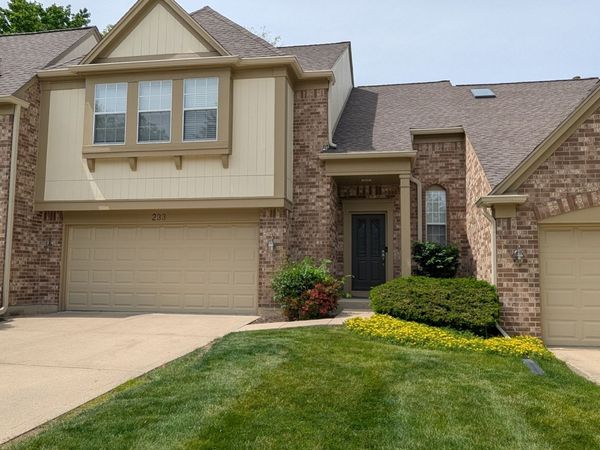 233 Lorraine Circle, Bloomingdale, IL 60108