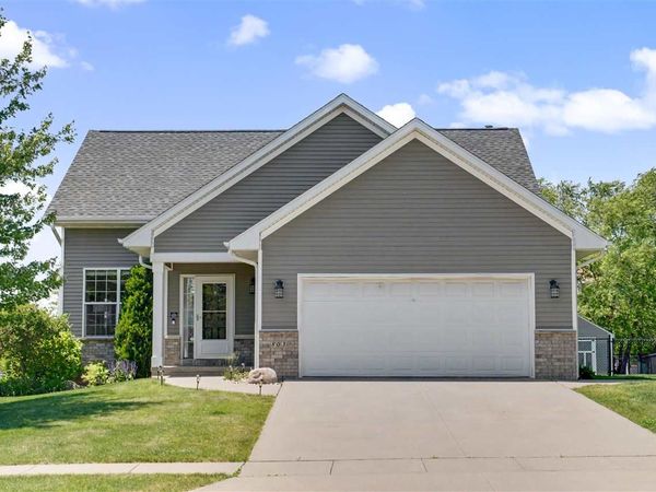 803 Wood Lily Rd, Solon, IA 52333