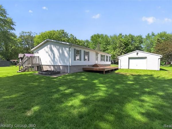 672 Red Oaks Drive , Genoa Twp, MI 48843