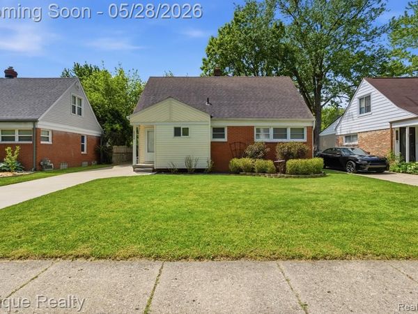 20506 Lancaster Street, Harper Woods, MI 48225