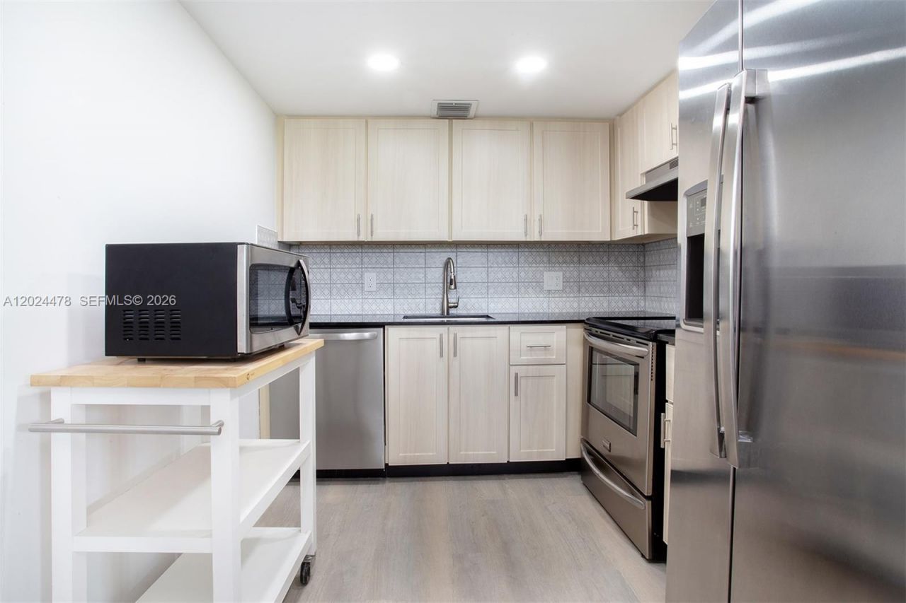 1301 SW 135th Ter , Unit 205J, Pembroke Pines, FL 33027 Photo