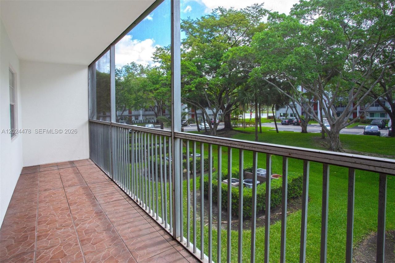 1301 SW 135th Ter , Unit 205J, Pembroke Pines, FL 33027 Photo
