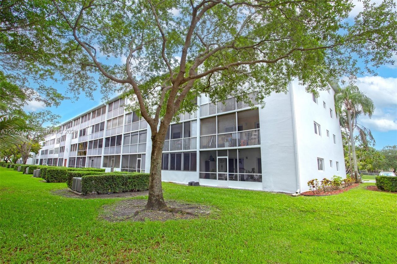 1301 SW 135th Ter , Unit 205J, Pembroke Pines, FL 33027 Photo