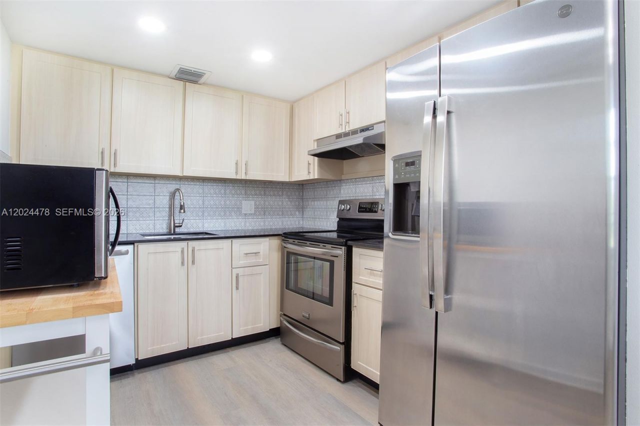 1301 SW 135th Ter , Unit 205J, Pembroke Pines, FL 33027 Photo