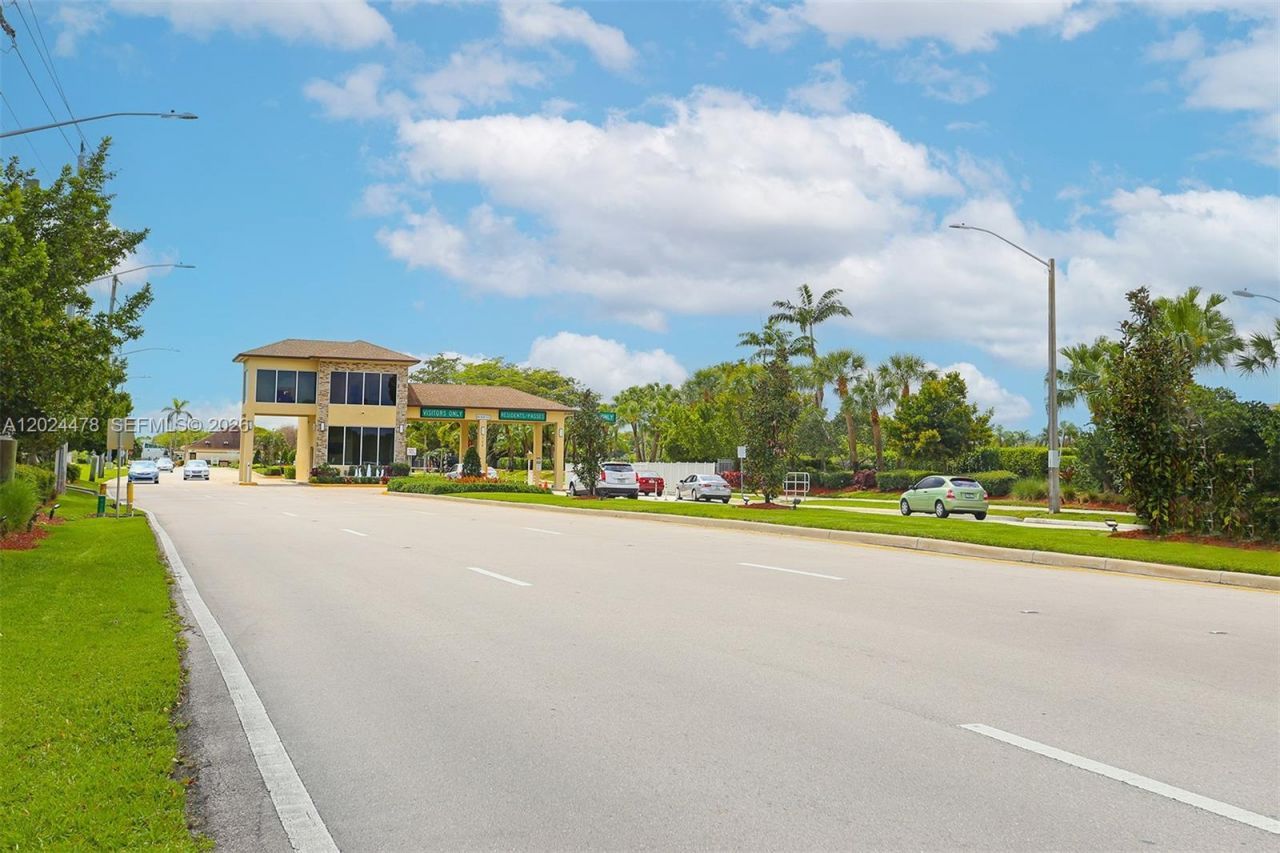 1301 SW 135th Ter , Unit 205J, Pembroke Pines, FL 33027 Photo