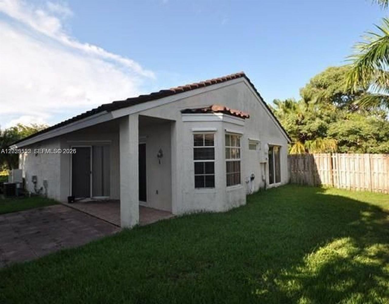 1294 Seagrape Cir, Weston, FL 33326 Photo