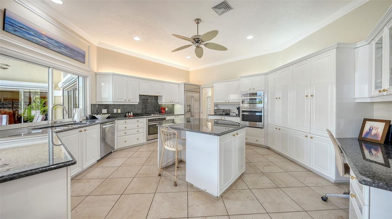 3988 Losillias Drive, Sarasota, FL 34238 Photo