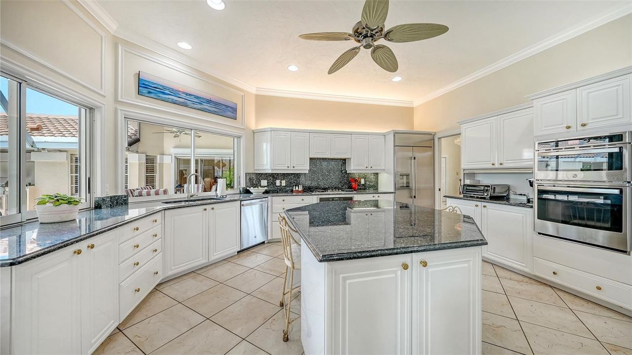 3988 Losillias Drive, Sarasota, FL 34238 Photo