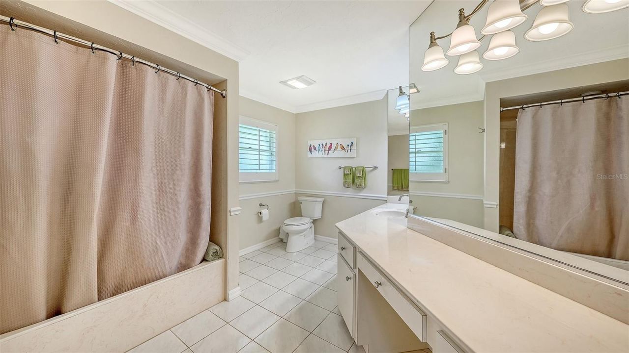 3988 Losillias Drive, Sarasota, FL 34238 Photo